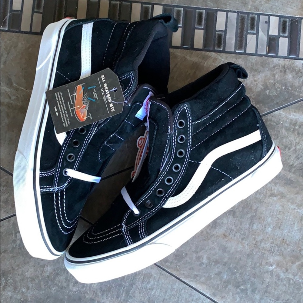 VANS SK8-Hi Mte Black/True White WMNS - Picture 16 of 16